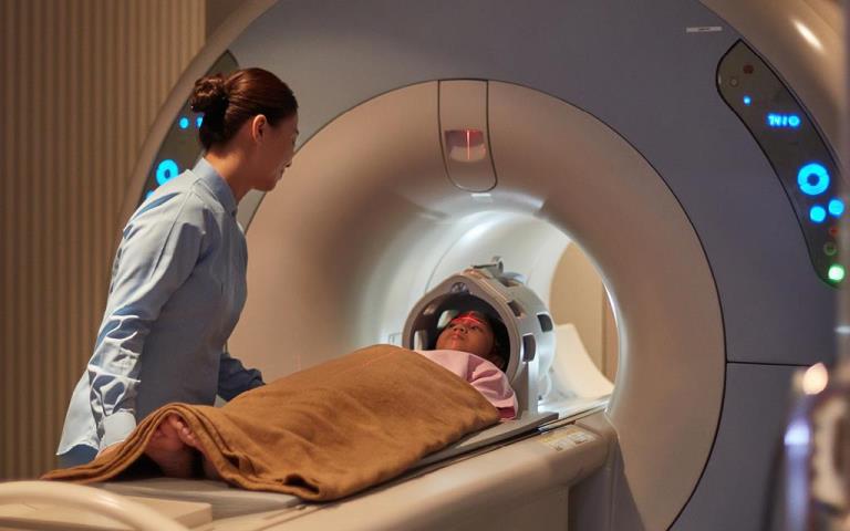 photo pediatric MRI