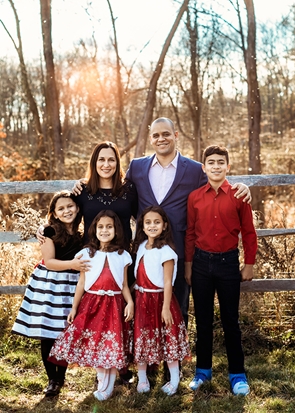Efren Flores and family